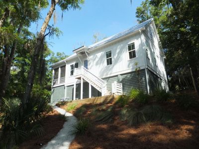 575 Pelican Court, Edisto Island, SC 29438