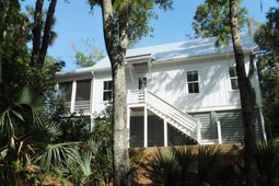 575 Pelican Court photo 4