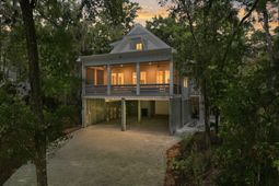 575 Pelican Court photo 4