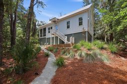 575 Pelican Court photo 4