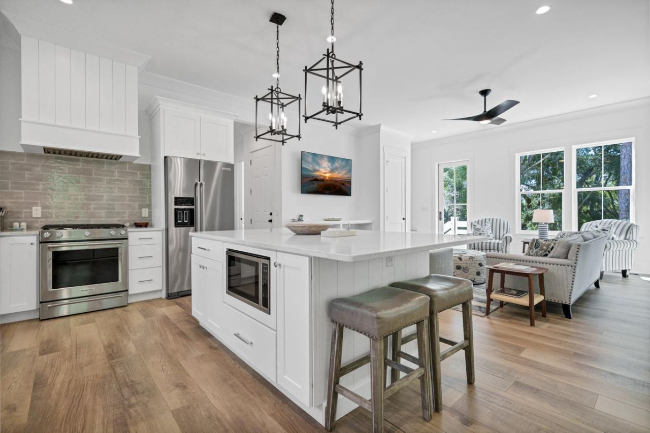 575 Pelican Court Photo 6