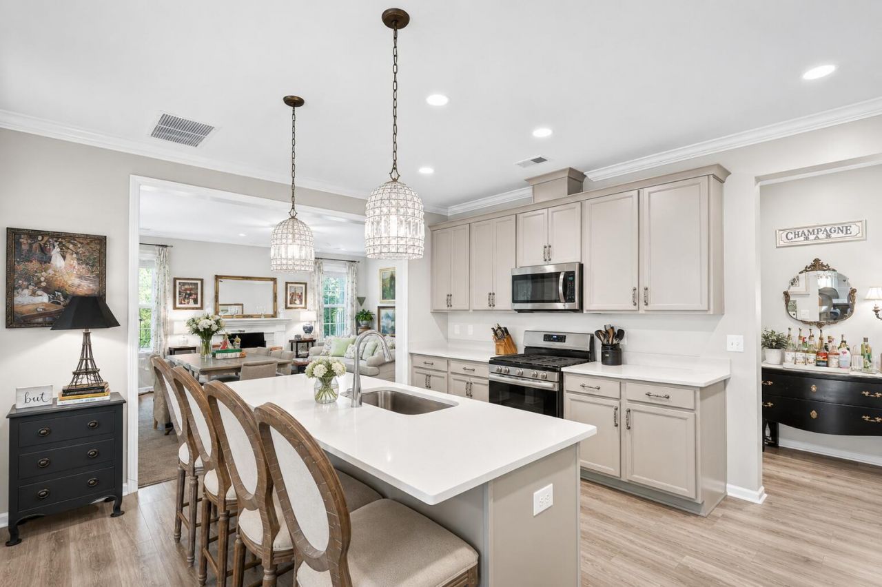 349 Green Fern Drive Photo 8
