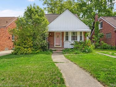 23240 Forest Street, Oak Park, MI 48237