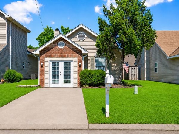 1006 Valley Dr , Goodlettsville, TN 37072