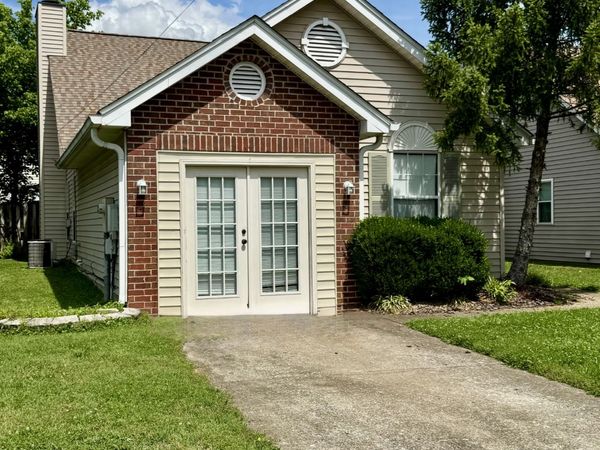 1006 Valley Dr , Goodlettsville, TN 37072