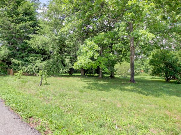 935 Circle Dr, Clarksville, TN 37043