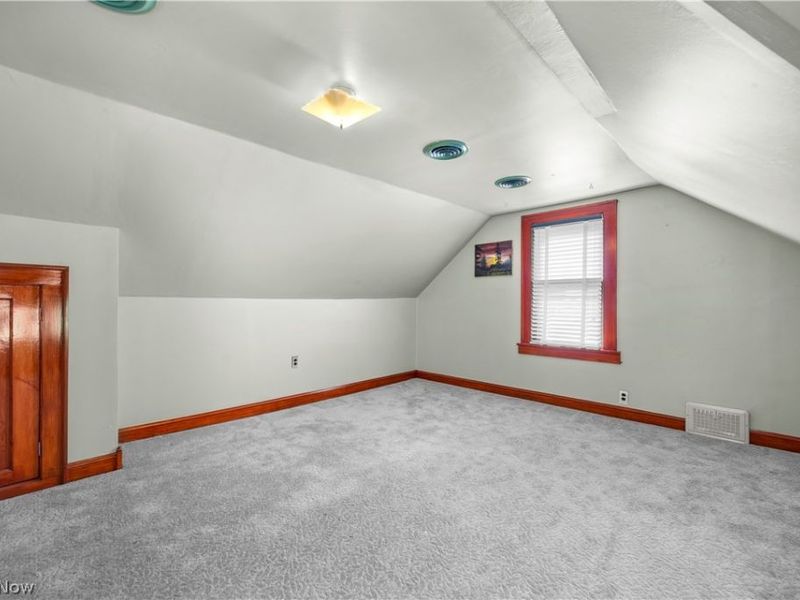 11301 Linnet Avenue , Cleveland, OH 44111 Photo 32
