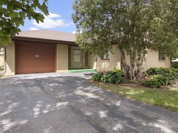 1601 River Bluff Boulevard, ROCKFORD, IL 61103