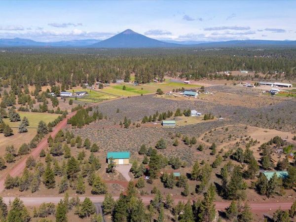 69375 Lake Drive, Sisters, OR 97759