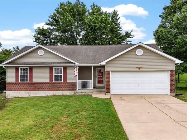 324 Lyons Drive, Troy, MO 63379