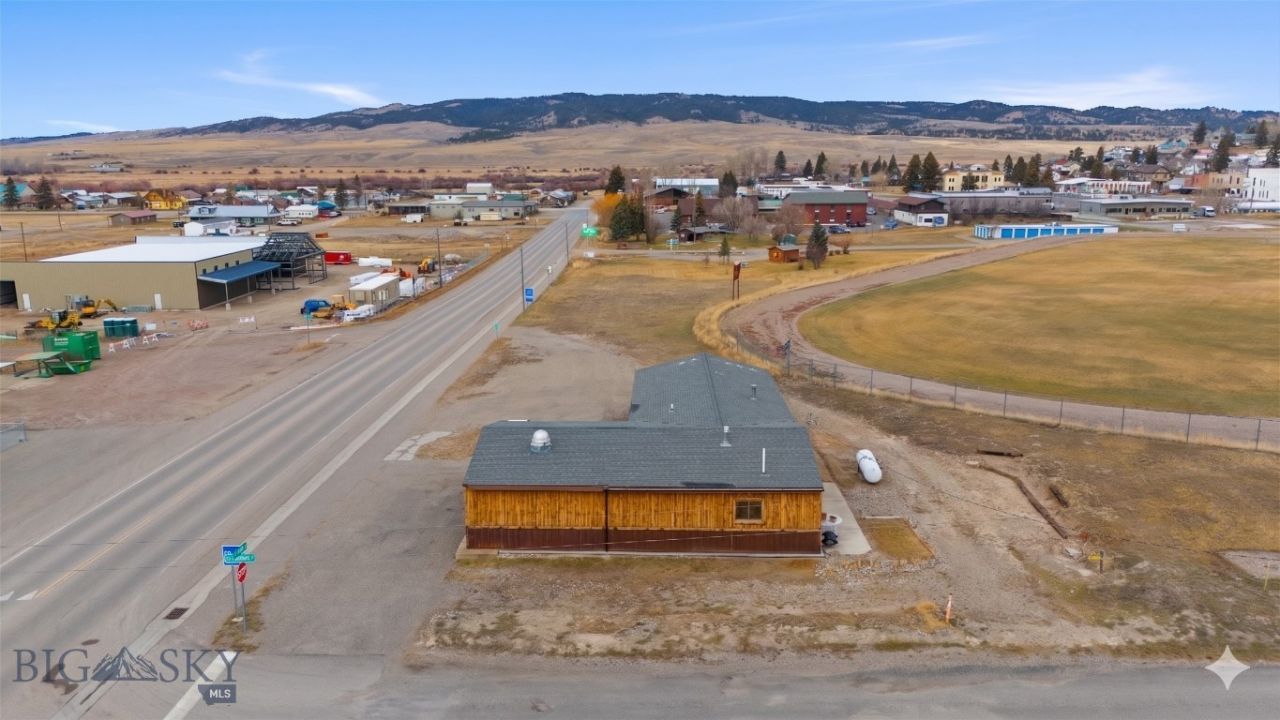 308 3rd Avenue Sw, White Sulphur Springs, MT 59645 Main Photo