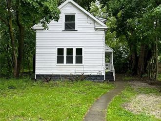 493 Bacon Avenue Akron, OH 44320