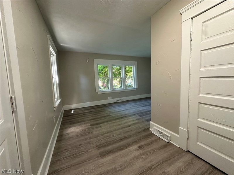 493 Bacon Avenue, Akron, OH 44320 Photo 5