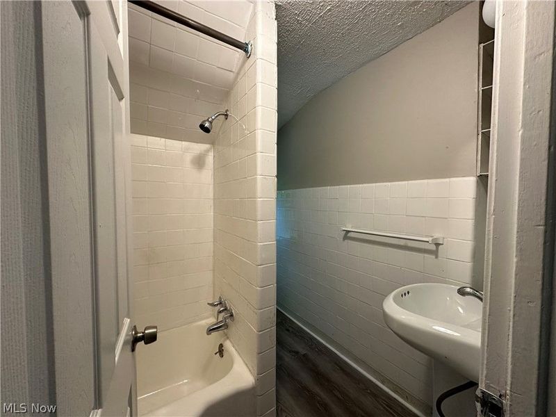 493 Bacon Avenue, Akron, OH 44320 Photo 7