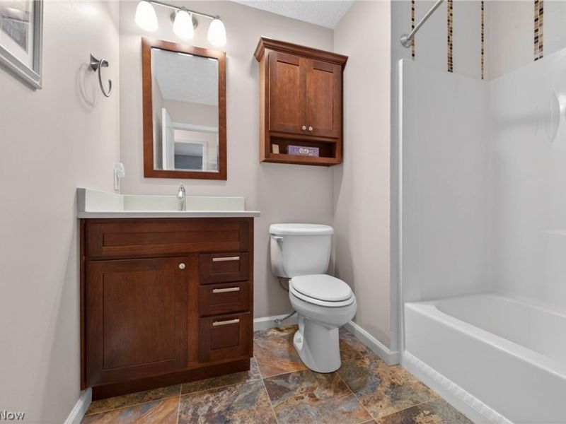 386 Tulip Trail, Wadsworth, OH 44281 Photo 22