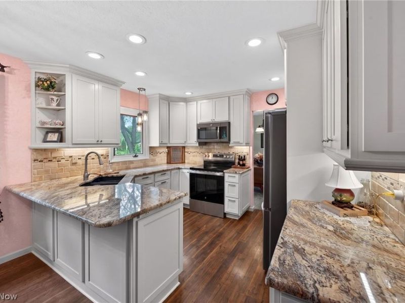 386 Tulip Trail, Wadsworth, OH 44281 Photo 4