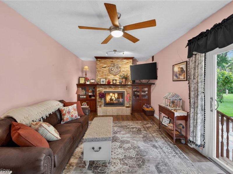 386 Tulip Trail, Wadsworth, OH 44281 Photo 7