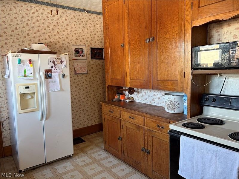 2031 Ridgewood Avenue , Alliance, OH 44601 Photo 9