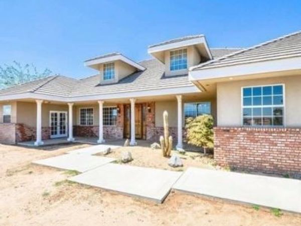 9126 Kittering Road, Oak Hills, CA 92344