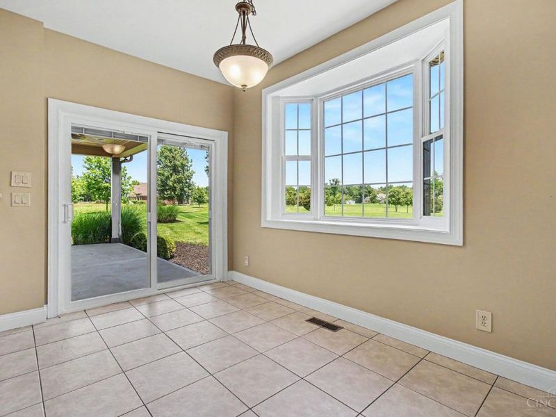 1030 Arabian Run Drive, Washington Township, OH 45113 Photo 12