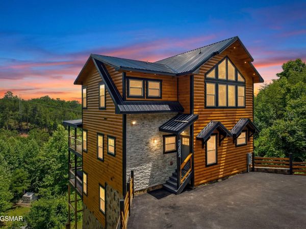 3262 Pine Peak Way, Sevierville, TN 37862