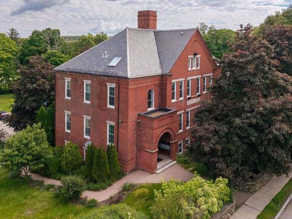 160 Salem Street, Unit 201, Haverhill, MA 01835