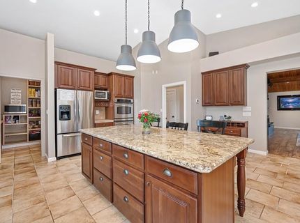 325 Diamond Oaks Rd, Roseville, CA 95678 Photo