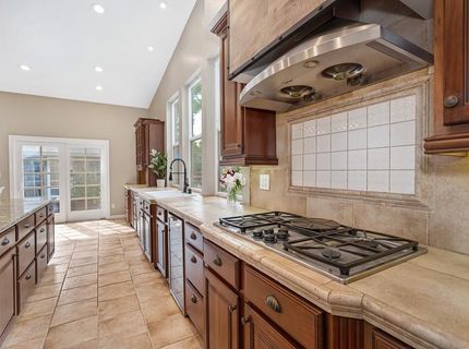 325 Diamond Oaks Rd, Roseville, CA 95678 Photo