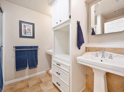 325 Diamond Oaks Rd, Roseville, CA 95678 Photo