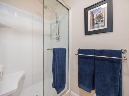 325 Diamond Oaks Rd, Roseville, CA 95678 Photo