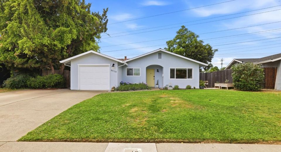 8538 Everglade Dr, Sacramento, CA 95826 Photo