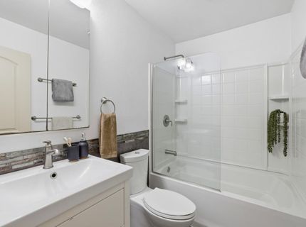 8538 Everglade Dr, Sacramento, CA 95826 Photo
