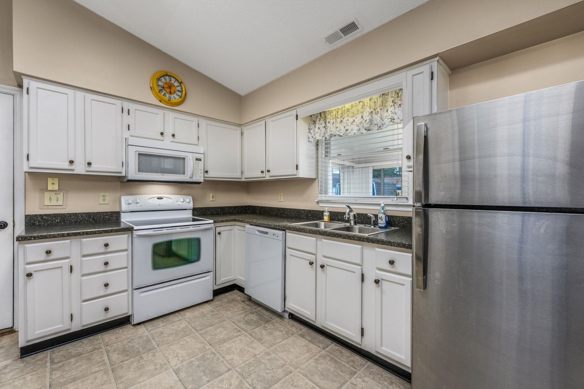 4645 Mandi Ave.  Photo 10