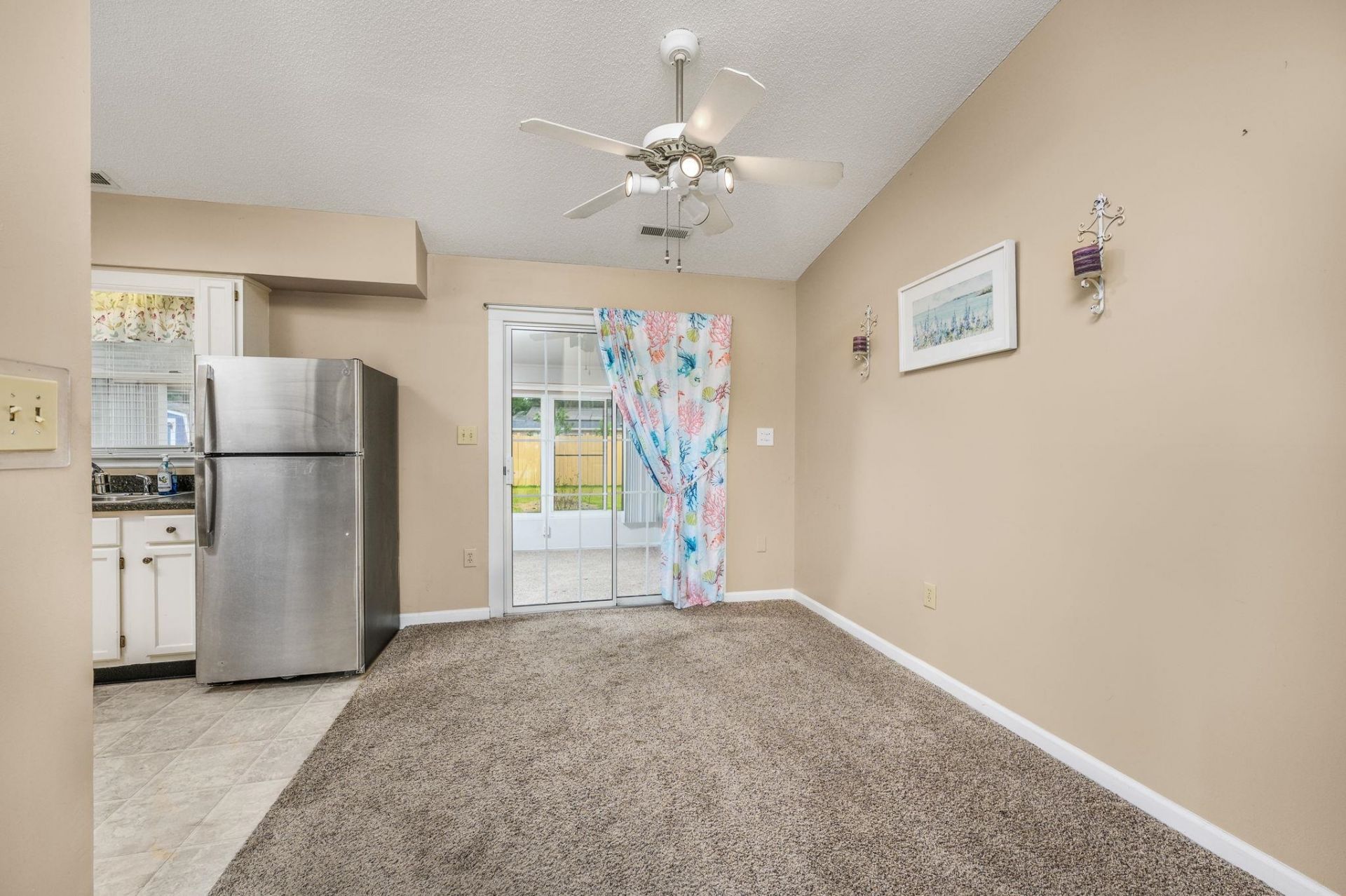 4645 Mandi Ave.  Photo 6