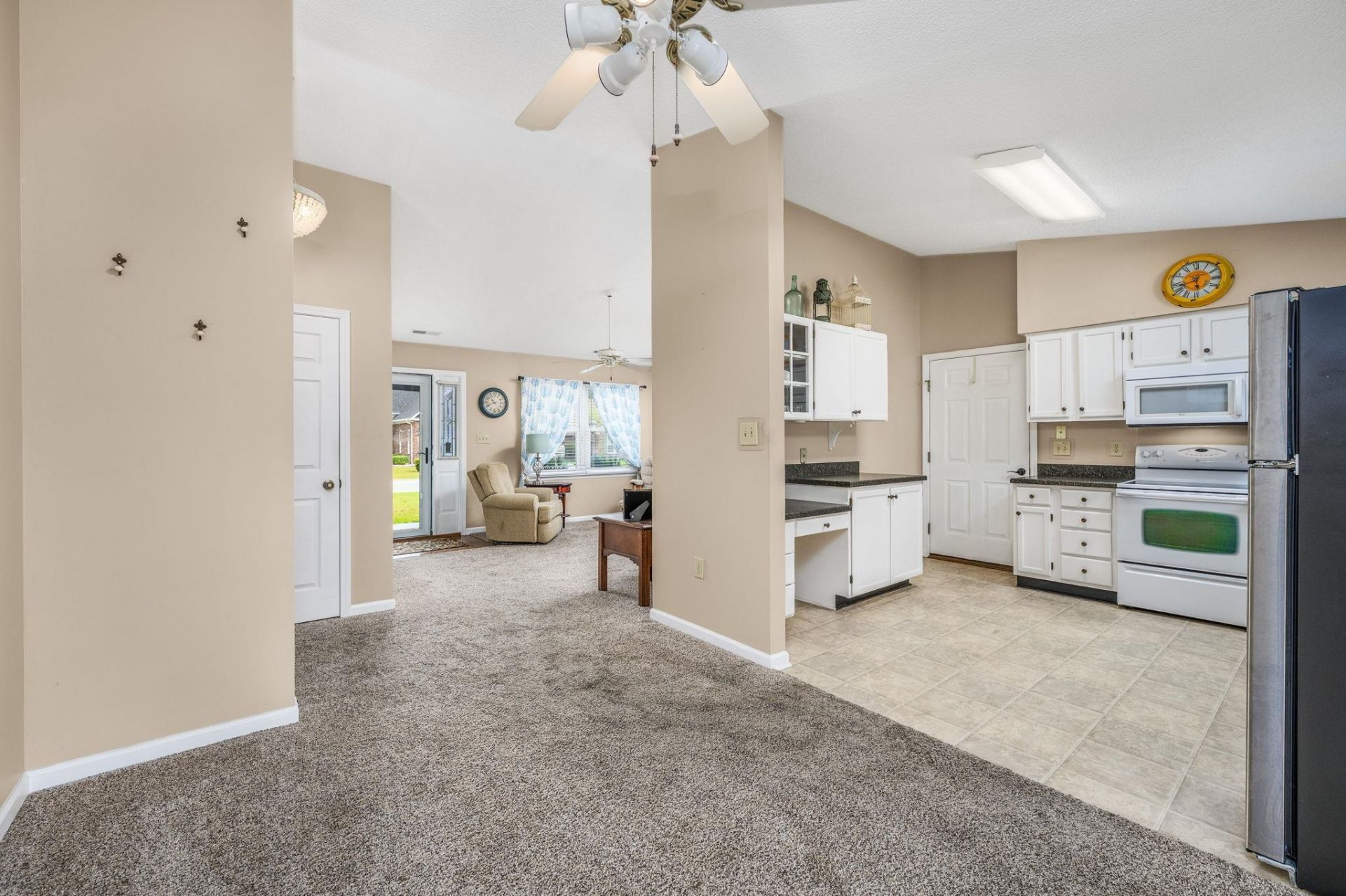 4645 Mandi Ave.  Photo 7