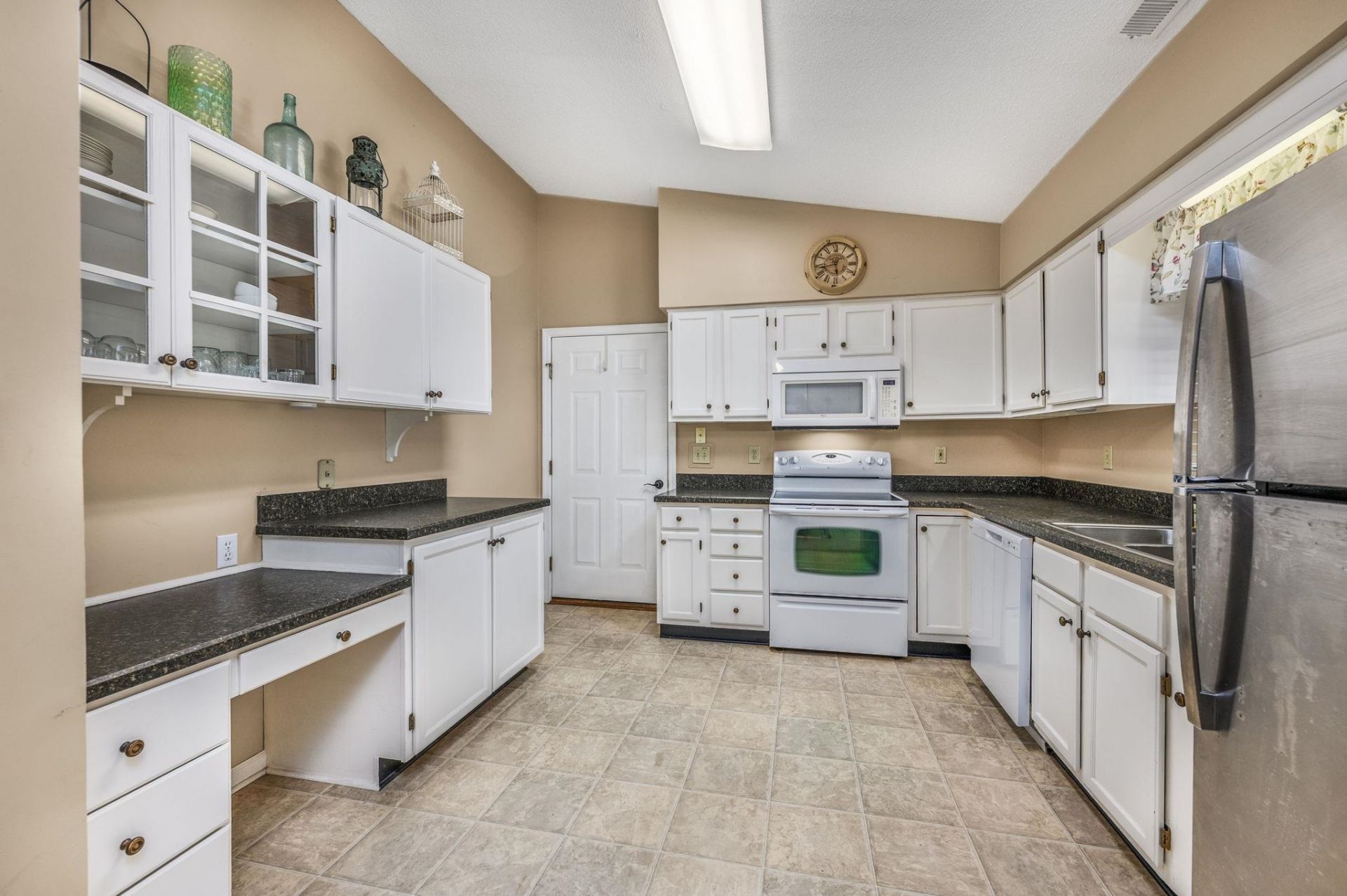 4645 Mandi Ave.  Photo 8