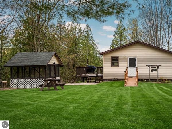 11012 31 Road N, Kingsley, MI 49649