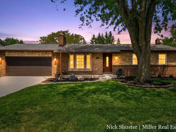 115 W North Street, Hastings, MI 49058