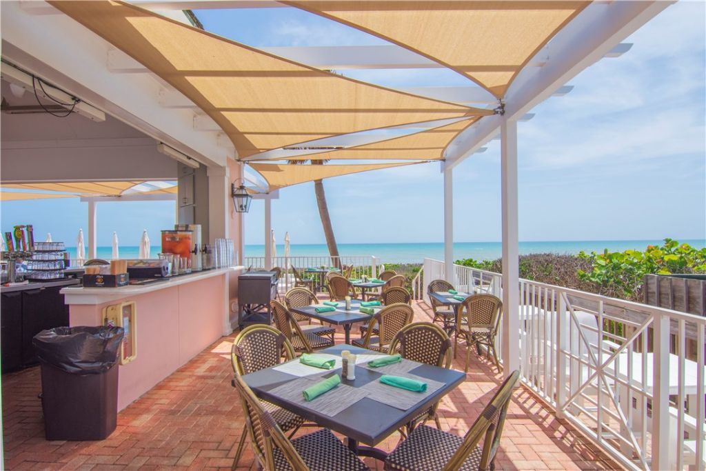 1175 Winding Oaks Circle E, Unit 202, Vero Beach, FL 32963 Photo