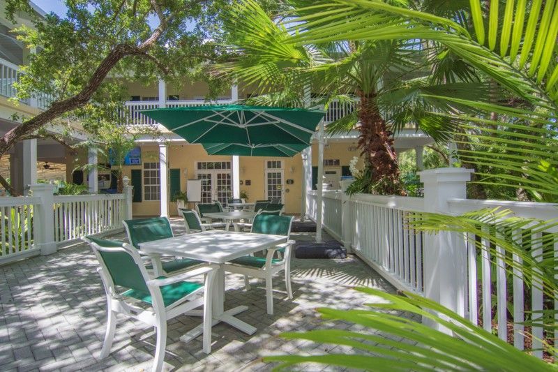 1175 Winding Oaks Circle E, Unit 202, Vero Beach, FL 32963 Photo