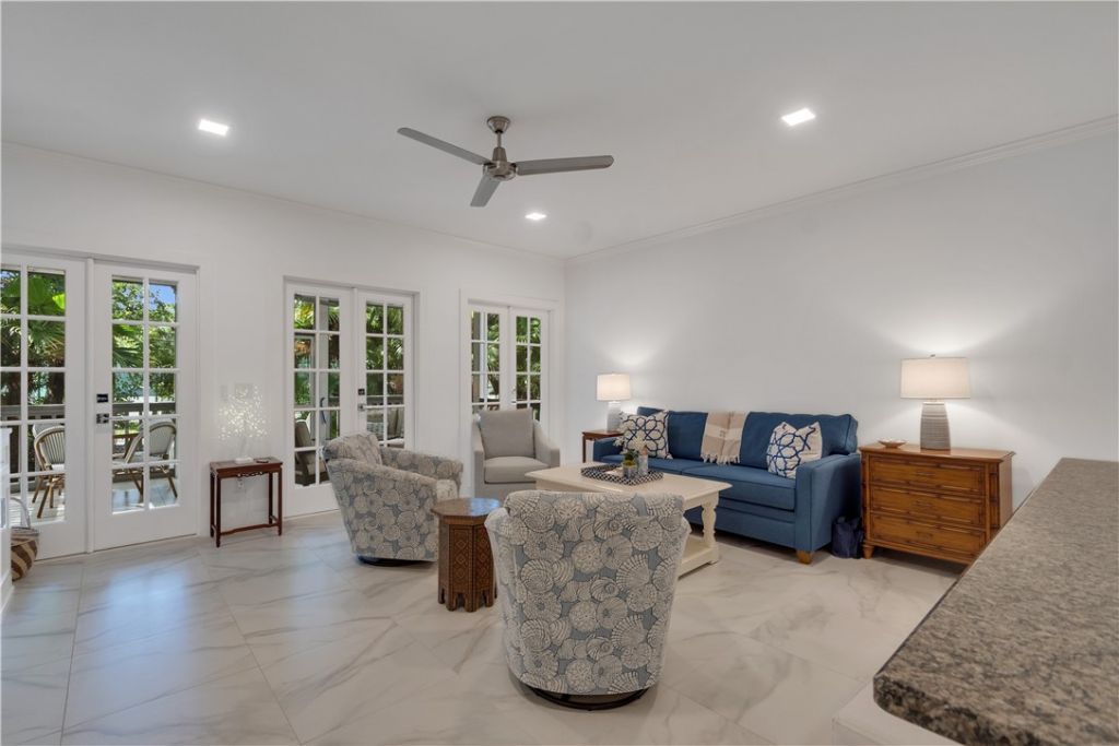 1175 Winding Oaks Circle E, Unit 202, Vero Beach, FL 32963 Photo