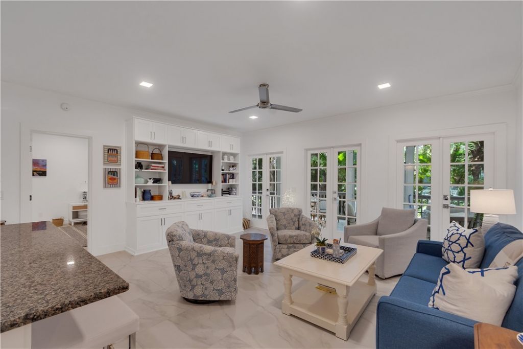 1175 Winding Oaks Circle E, Unit 202, Vero Beach, FL 32963 Photo