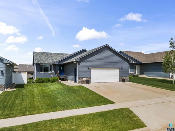 4013 S Homerun Ave, Sioux Falls, SD 57110