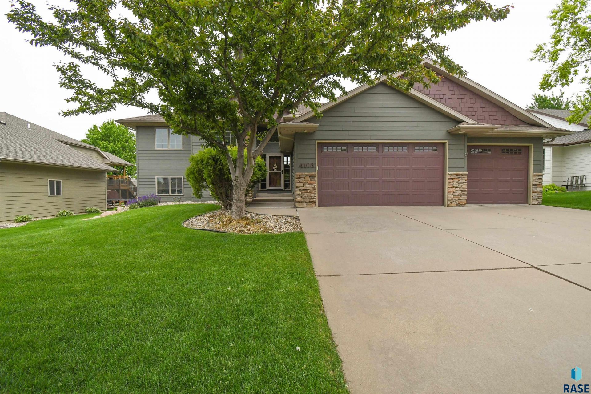 4108 W 90th St Sioux Falls, SD 57108