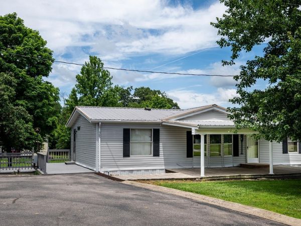 585 Timberwolf Drive, Goreville, IL 62939