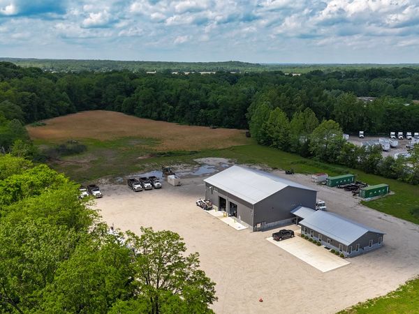 3930 W 700 N, Columbus, IN 47201