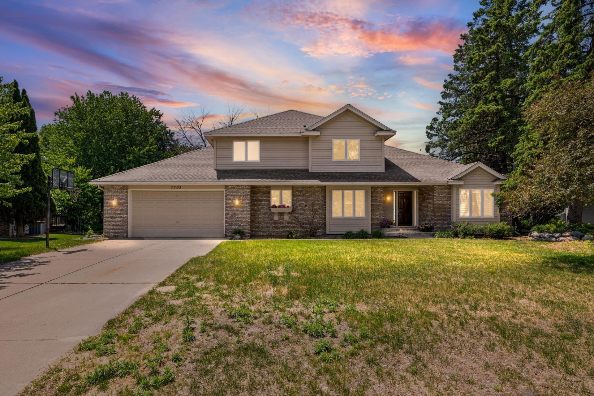 5705 Lois Lane , Shoreview, MN 55126