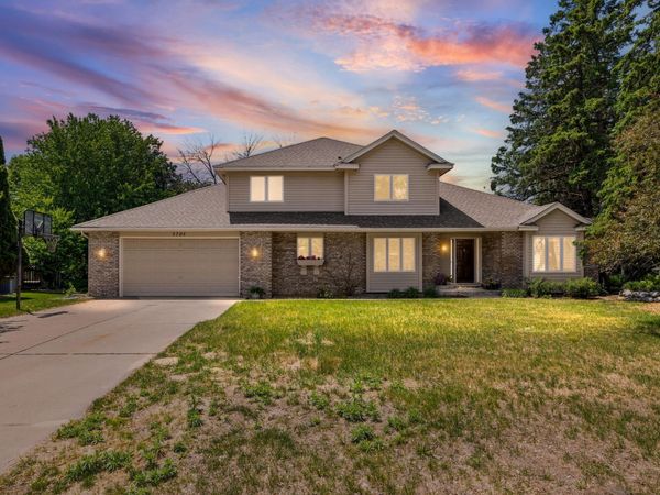 5705 Lois Lane, Shoreview, MN 55126