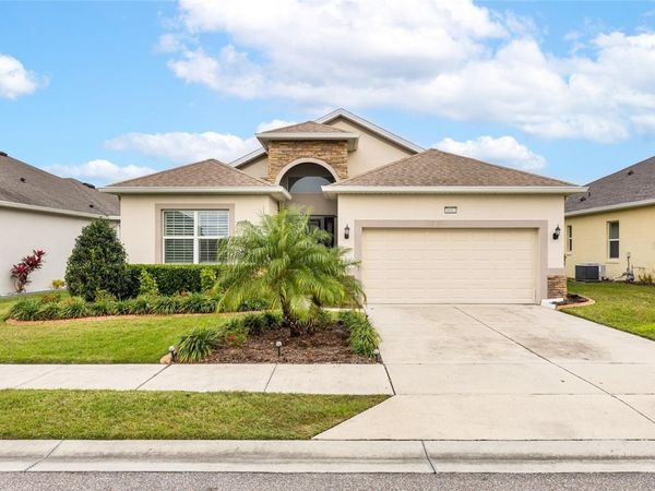 8683 BRIDGEPORT BAY CIRCLE , MOUNT DORA, FL 32757