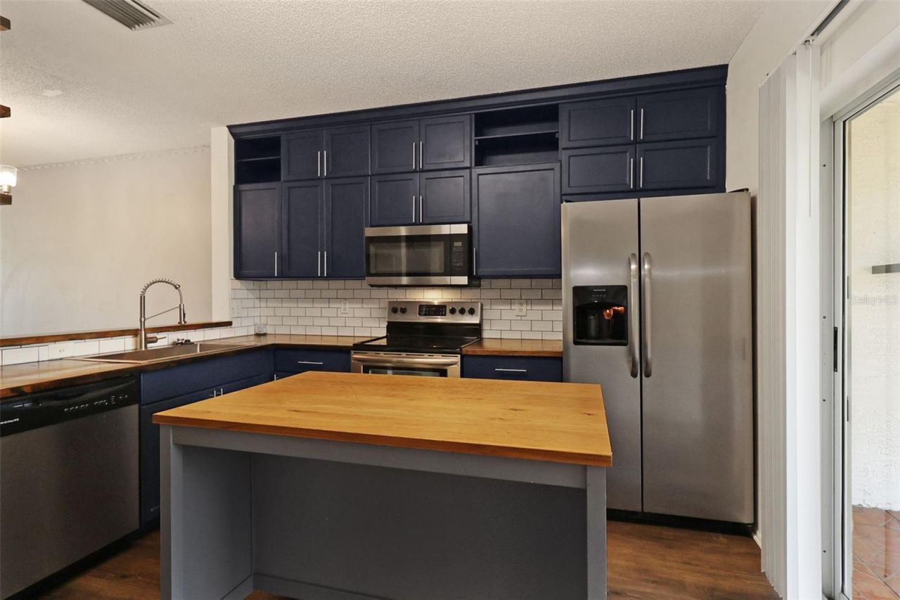 6367 Bayside Key Drive, Tampa, FL 33615 Photo